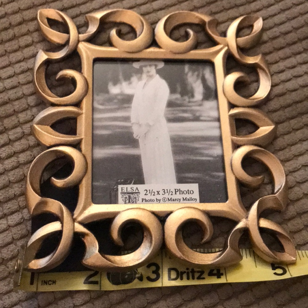 ELSA FRAMES 🖼